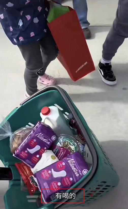 卡车夫妻美国领救济金视频,美国卡车夫妇领救济原视频