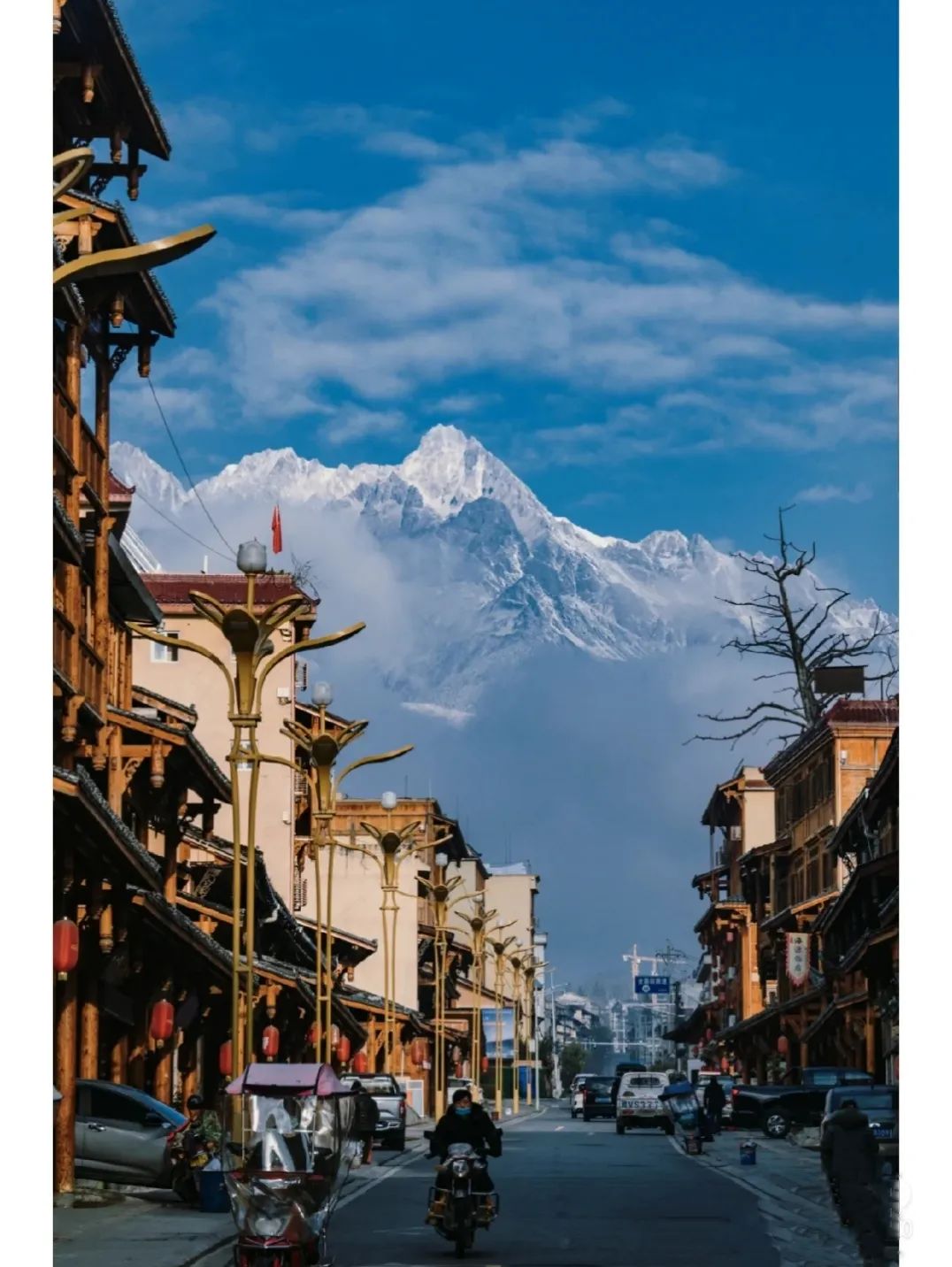 甘孜文旅局长化身侠客火出圈,火出圈啦