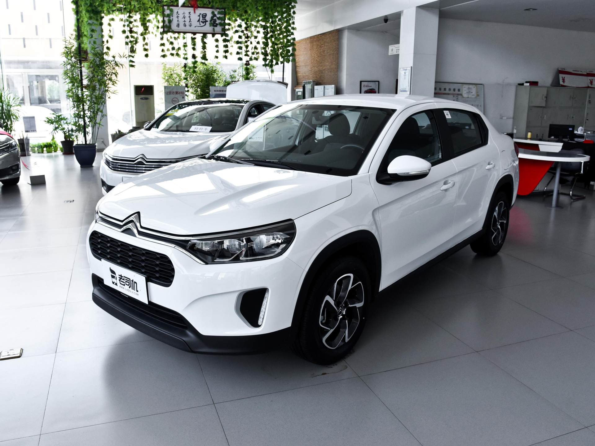 能当suv用的轿车,雪铁龙c3l值得入手吗