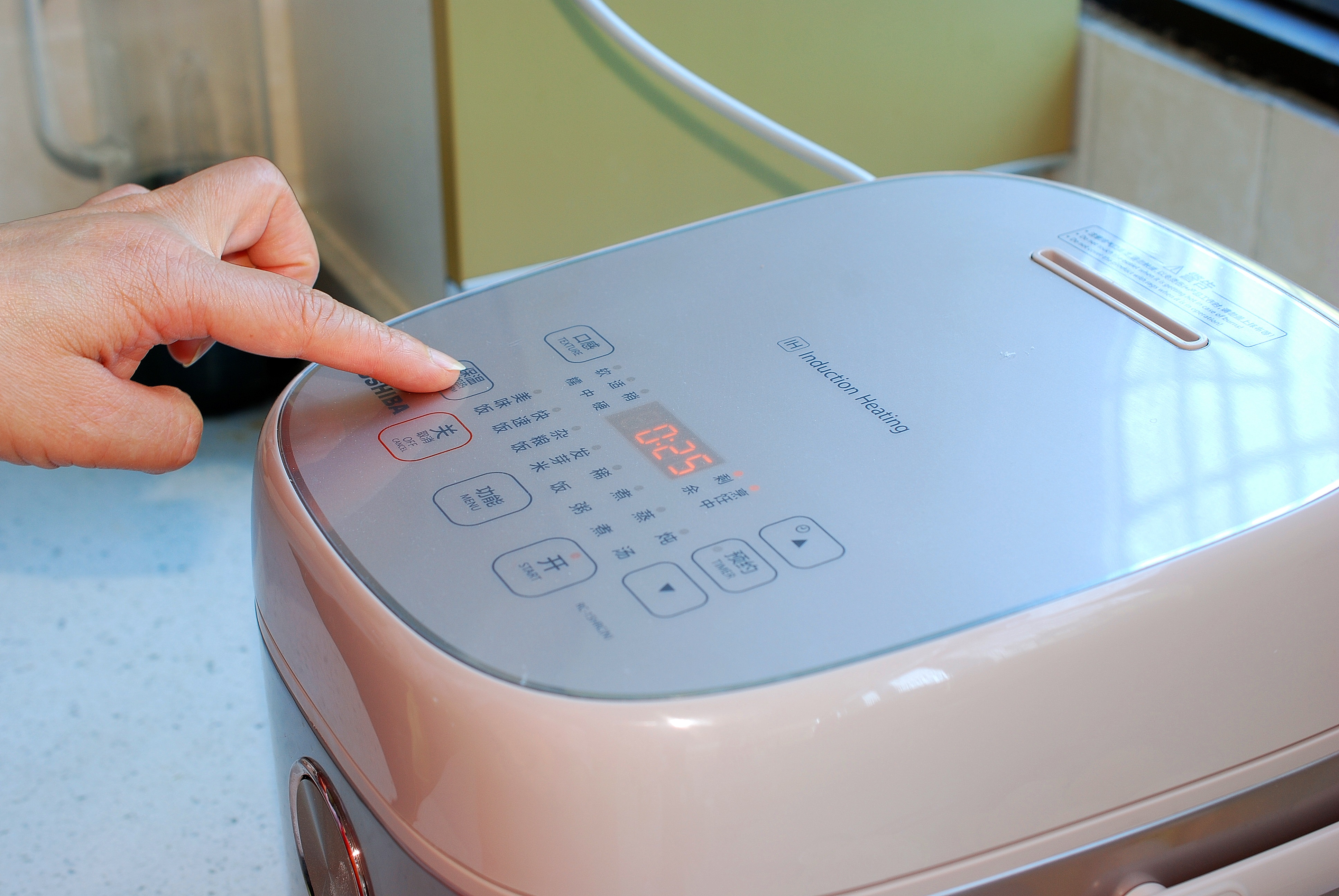 不用分蛋打发的纸杯蛋糕,不需要打发只用鸡蛋的电饭煲蛋糕