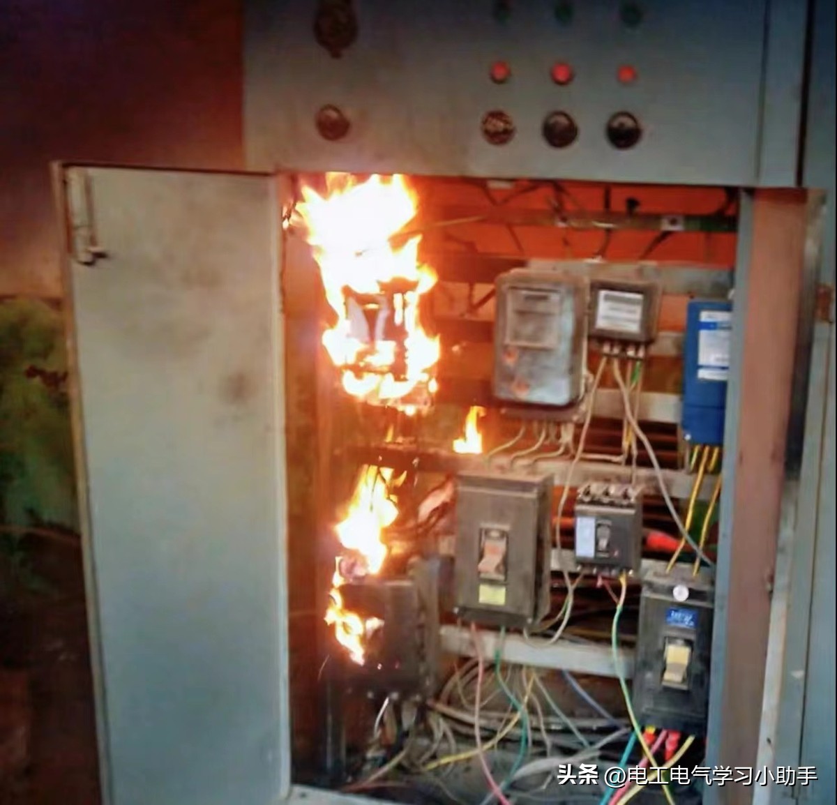 电气装置为啥出现过热故障,散热器过温故障