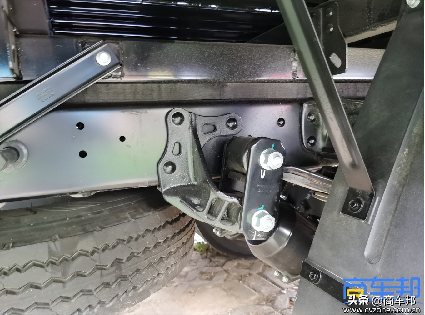 帅铃s7插混轻卡售价,湿式双离合双质量飞轮