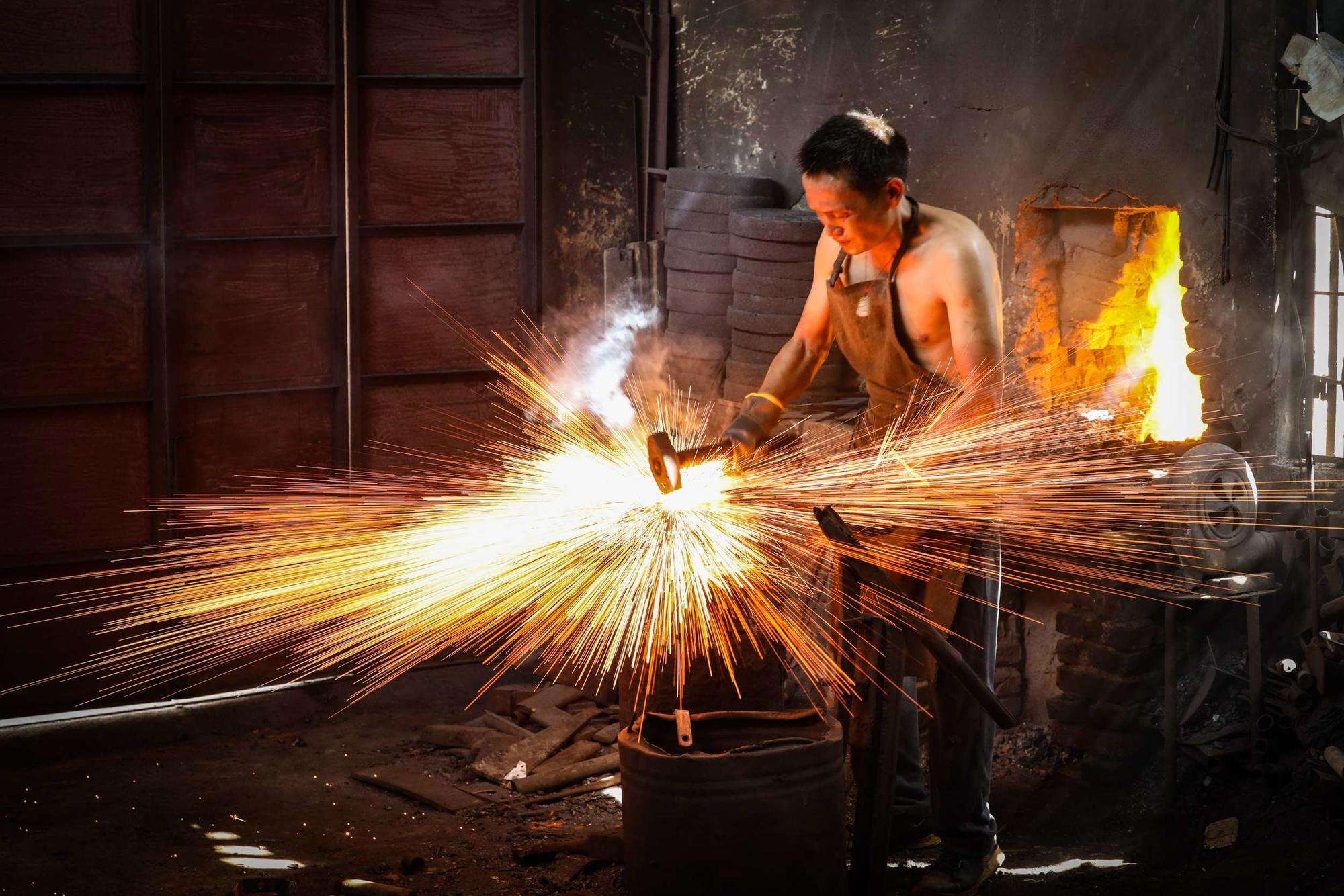 古法锻制的龙泉宝剑,龙泉宝剑锻剑技艺