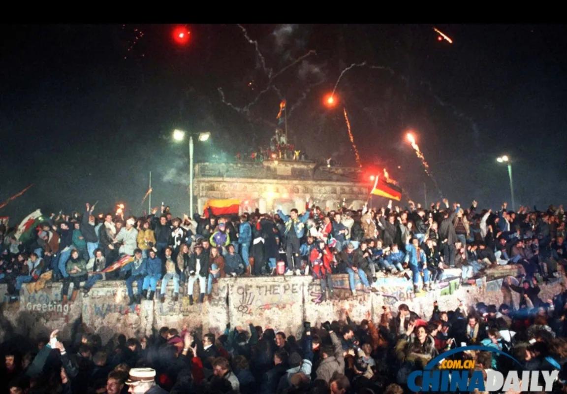 柏林墙倒塌后德国的发展,柏林墙倒塌30周年完整版