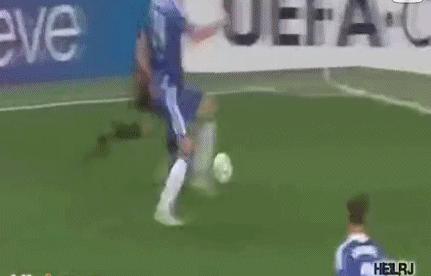 足球过人招式小学生,篮球和足球哪个过人招式多