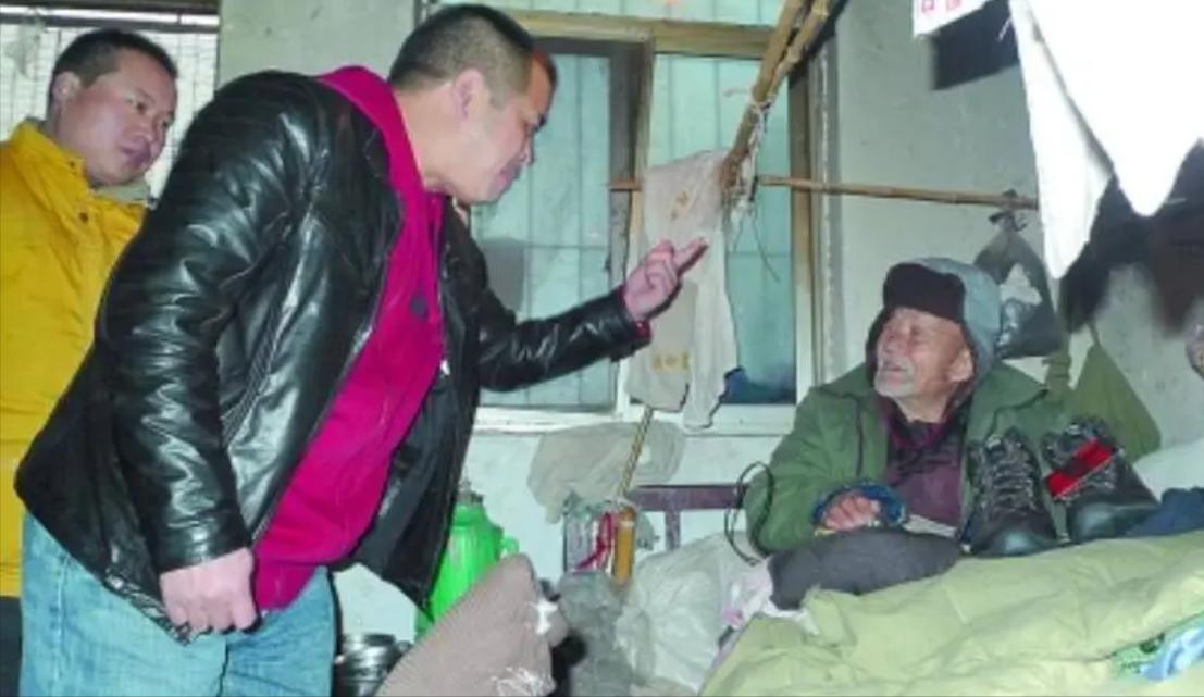 老人生日宴上儿女听完立刻报警,91岁的老人忽然说胡话