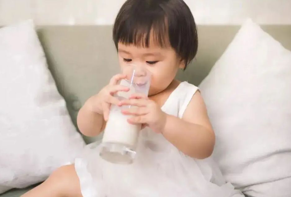 姚明一家三口照片同框,姚明一家三口现在身高