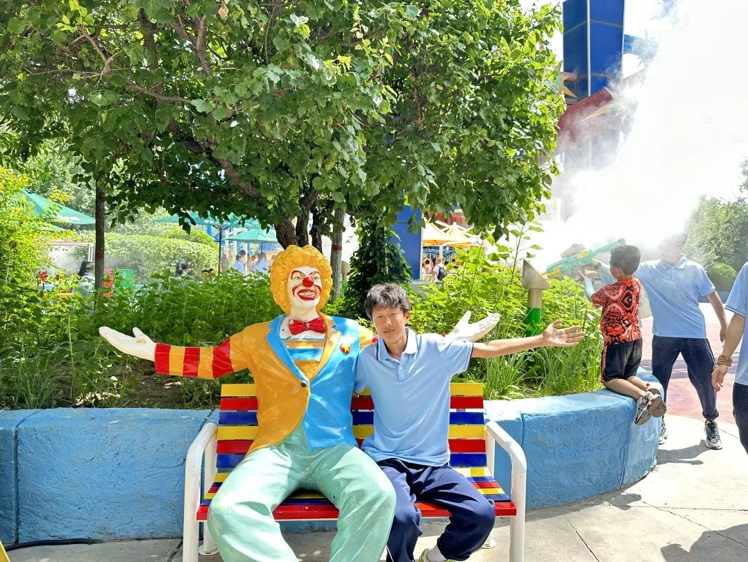 畅游方特,放飞梦想!内蒙新东方第一届新生夏令营开营啦~