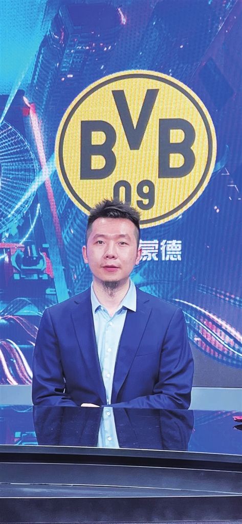 太原后生秦游夏“打卡”世界杯