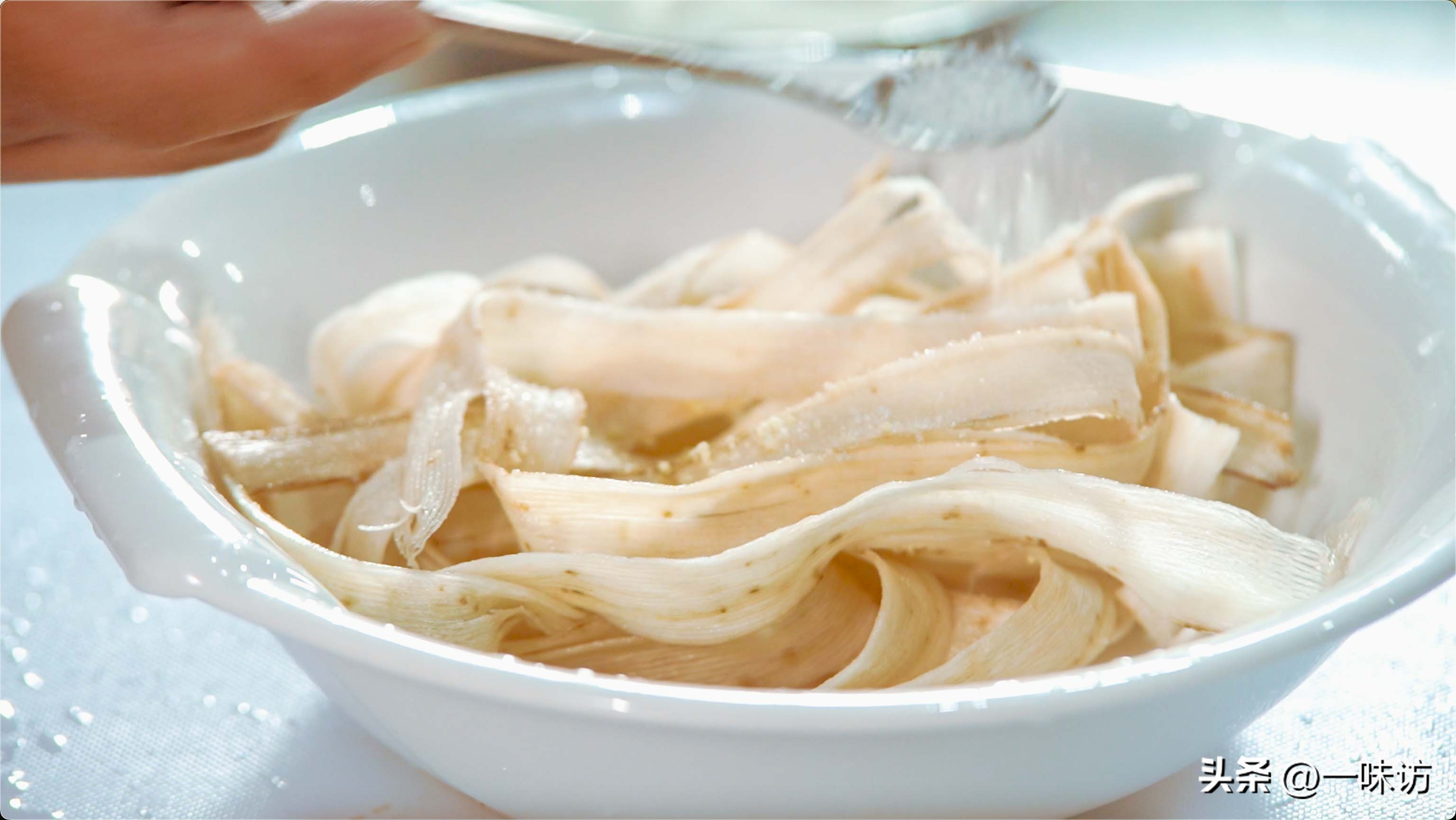 牛蒡切条,香脆牛蒡做法