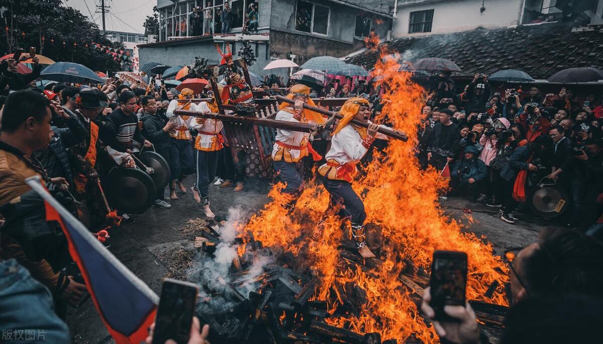 九成的国人都对她有误解！上天造神、下地造鞋，夹在福泉两州之间