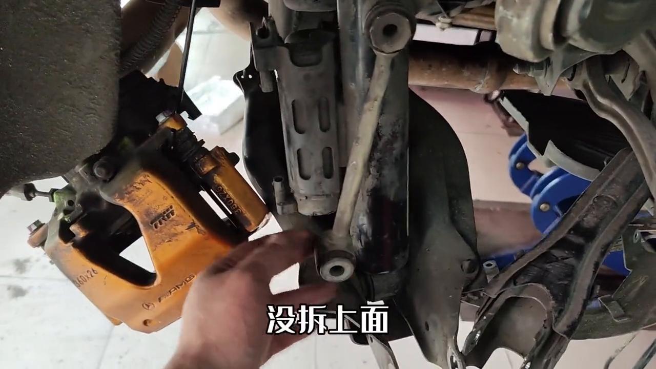 汽车后桥漏油维修多少钱,后轮漏油最佳解决方法