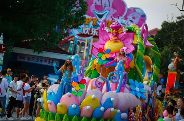 上海郊区海岛型公园亲子游攻略,上海欢乐谷必玩项目旅游攻略