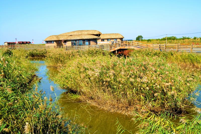 辽宁盘锦在哪个地方,去盘锦旅游哪里好