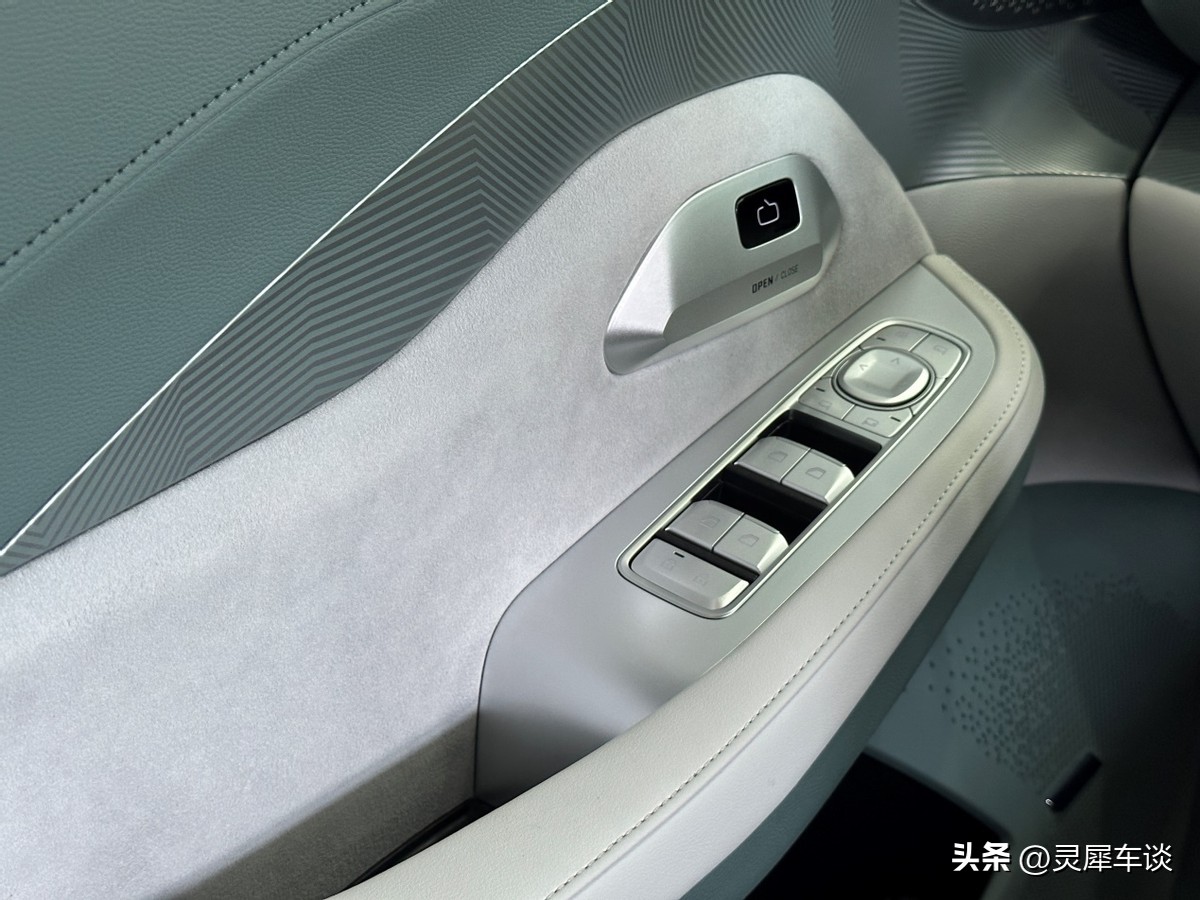 23款极狐阿尔法s森林版云雾灰,23款极狐阿尔法s森林续航