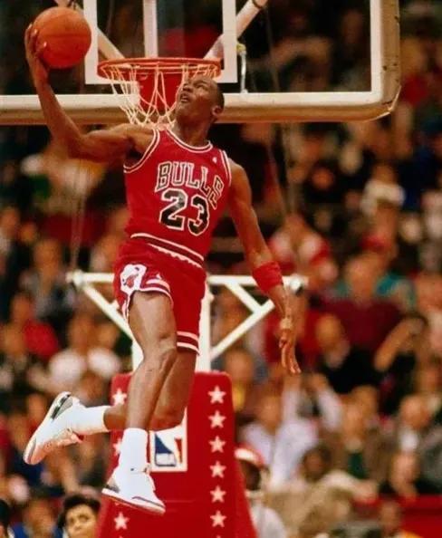 足球封王的标准是什么,封球王的条件