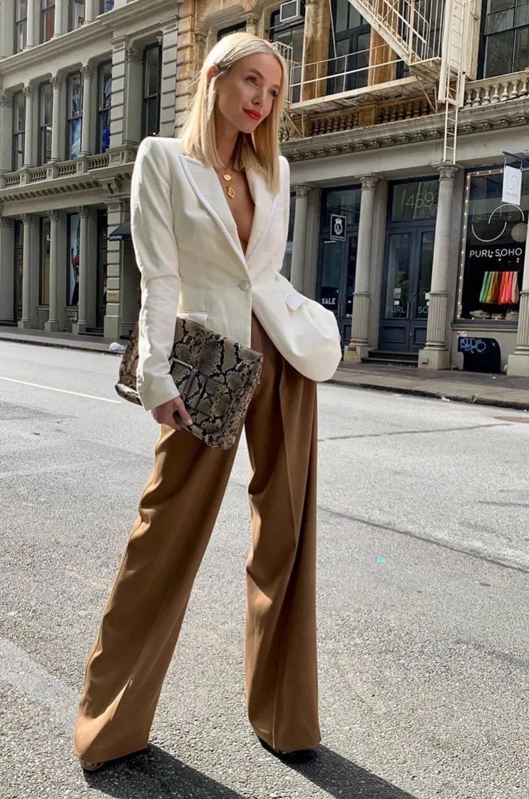 驼色连衣裙搭配的高级穿法,原来都这样穿驼色太年轻洋气了