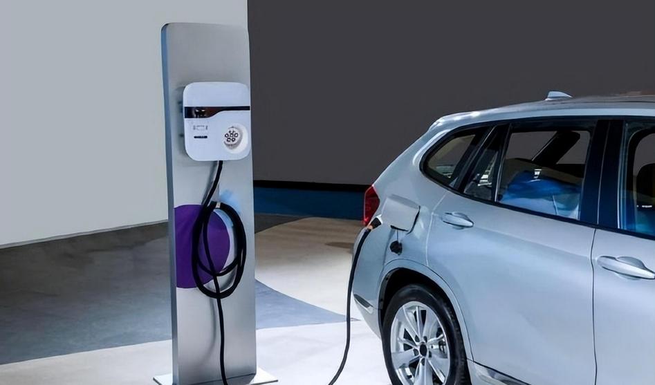 新能源汽车经济现象分析,近三年新能源汽车市场分析