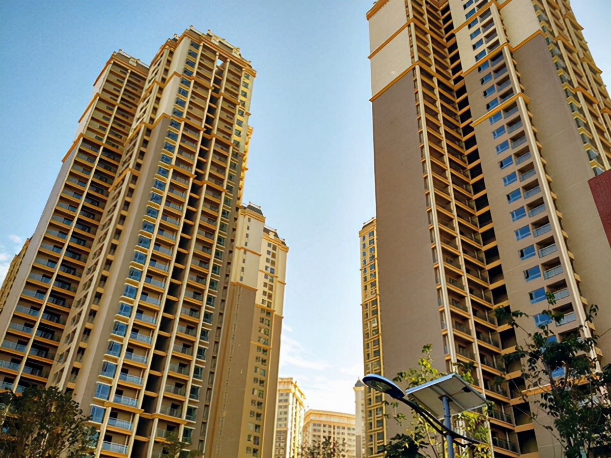 不动产证年限到期后如何续期,房屋土地使用年限到期自动续期