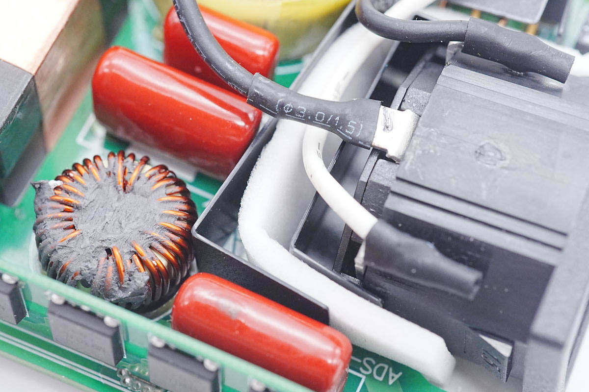 雷蛇笔记本氮化镓适配器,雷蛇330w氮化镓适配器