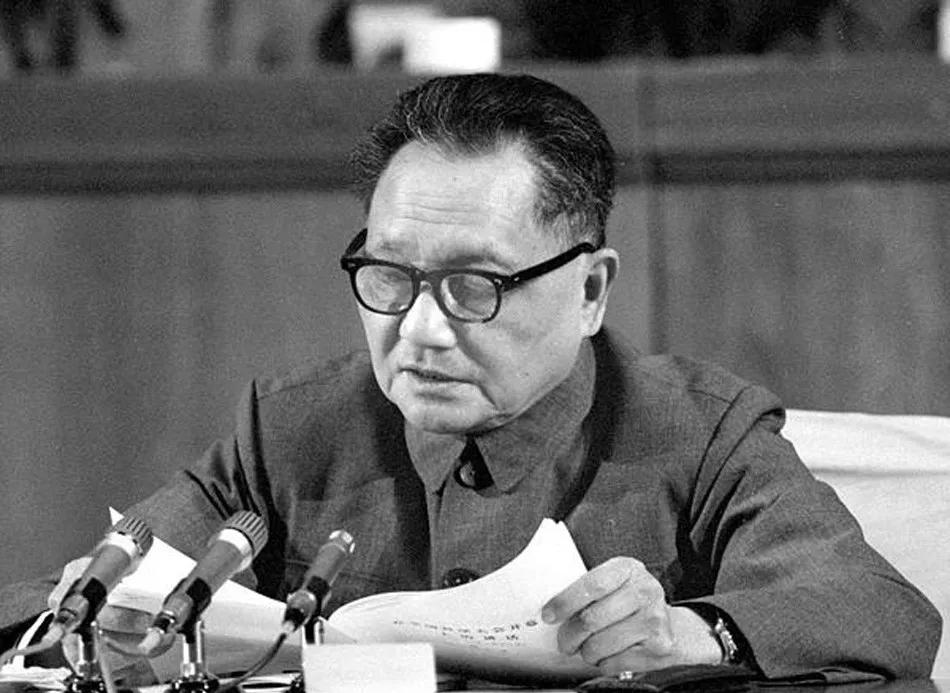 缅怀，*小平邓**逝世25周年！*小平邓**：我是中国人民的儿子