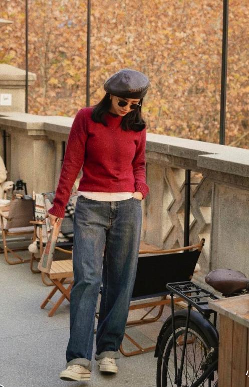 怎么穿红色才不显得尴尬,什么样的红色适合年轻人穿