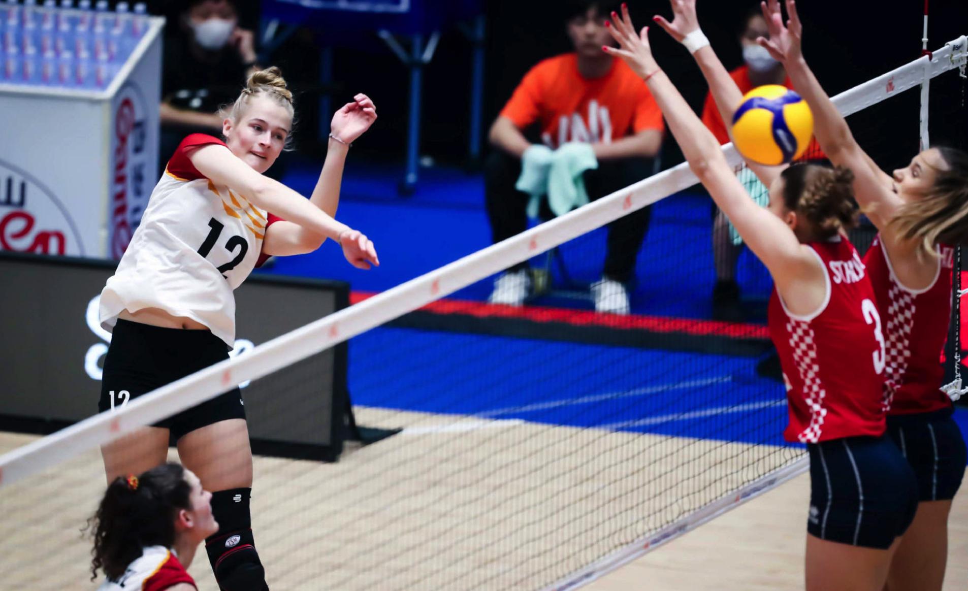 世界女排联赛最新战报中国韩国,世界女排联赛最新战报波兰