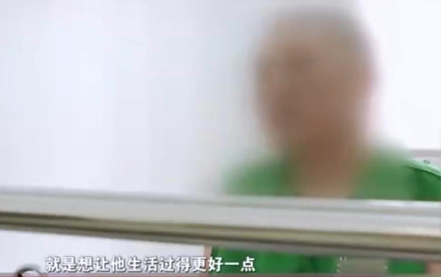 2018年湖北废弃养鸡场泥土变白,湖北养鸡场附近土呈白色