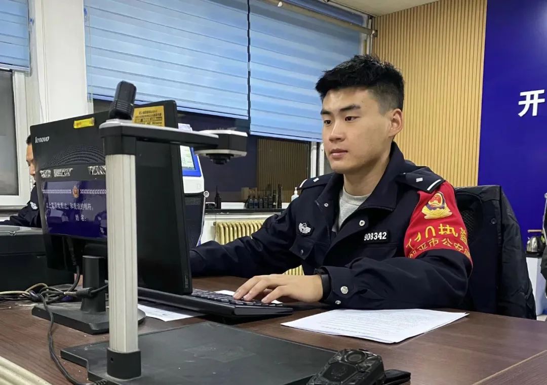 新警第一年警营新年祝福,00后公安民警的警营生活