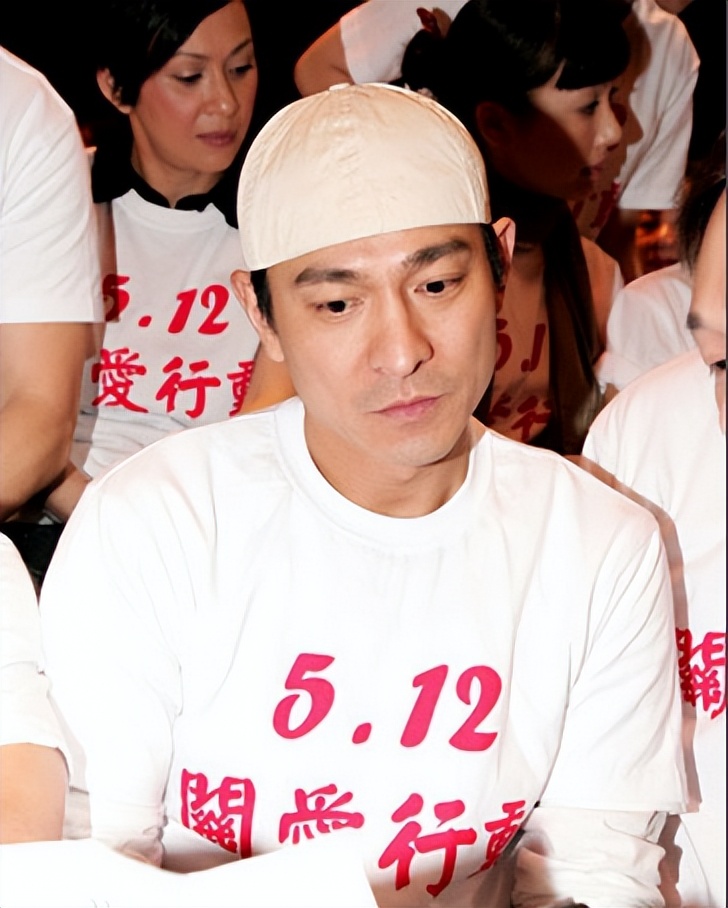 刘德华陪太太回家祭岳父,刘德华带太太回娘家视频