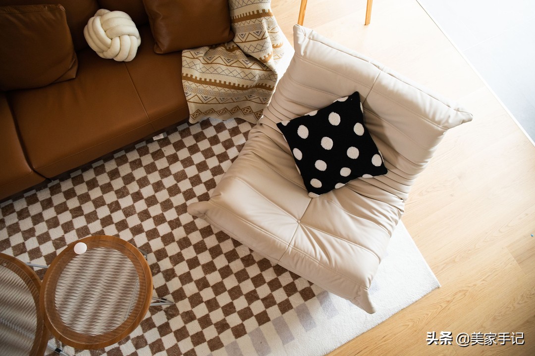 沙发不靠墙后面放柜子,沙发后柜子不靠墙