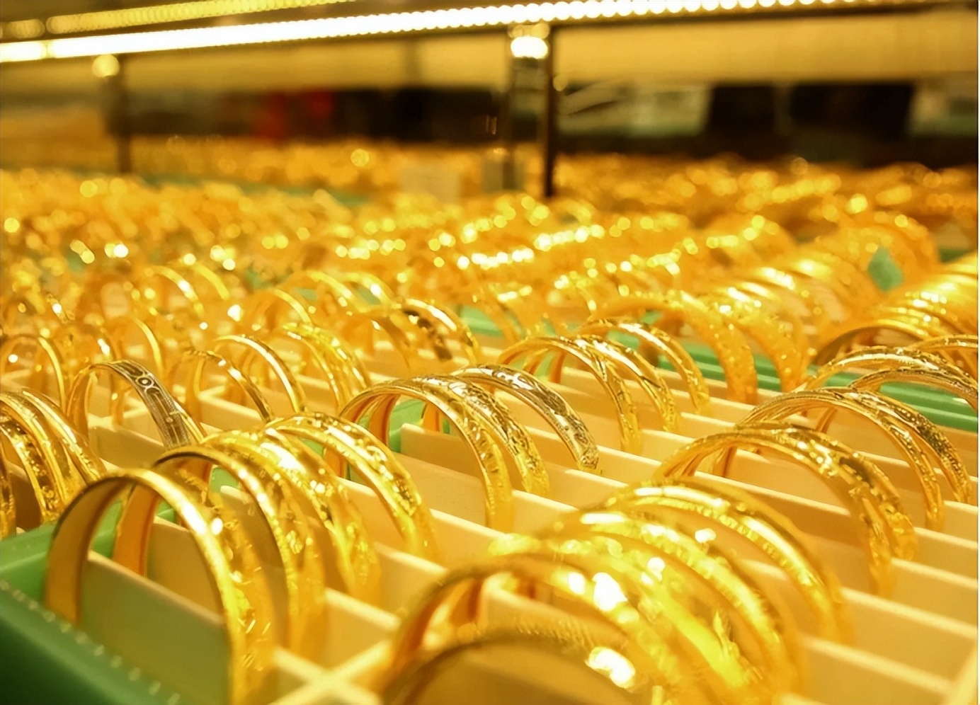 非洲人想不通，为啥我们的大金链子这么便宜，中国人却不抢购