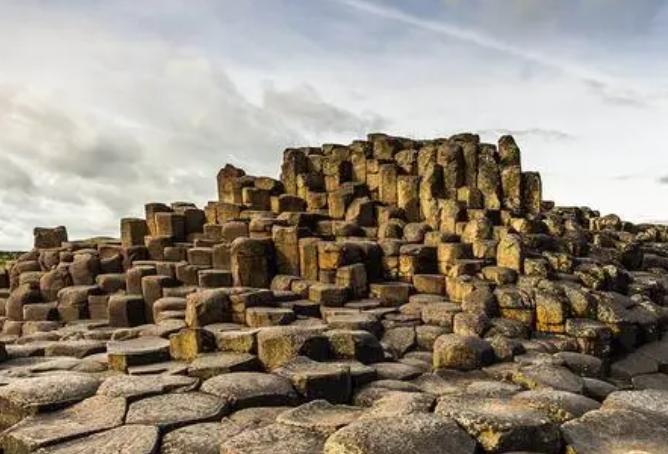 北爱尔兰巨人之路,北爱尔兰的巨人之路