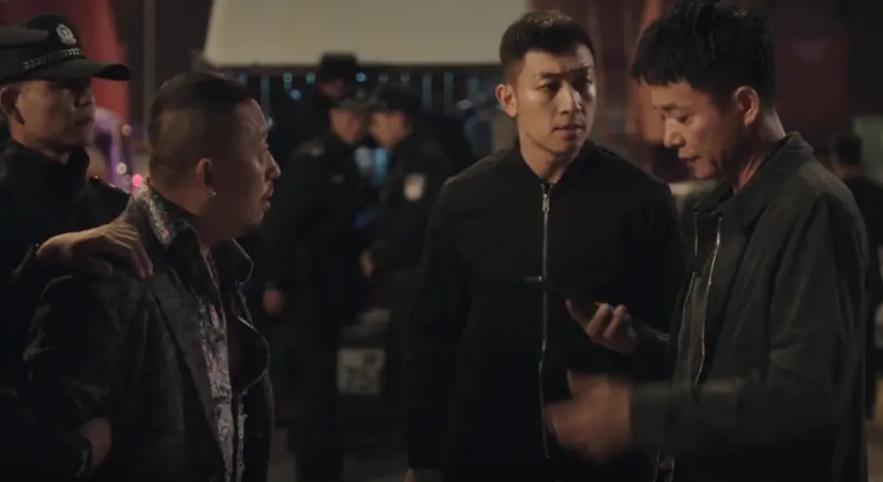 郑州原纪委书记落马记:茶叶盒藏巨额存折,老婆3毛卖“破烂王”