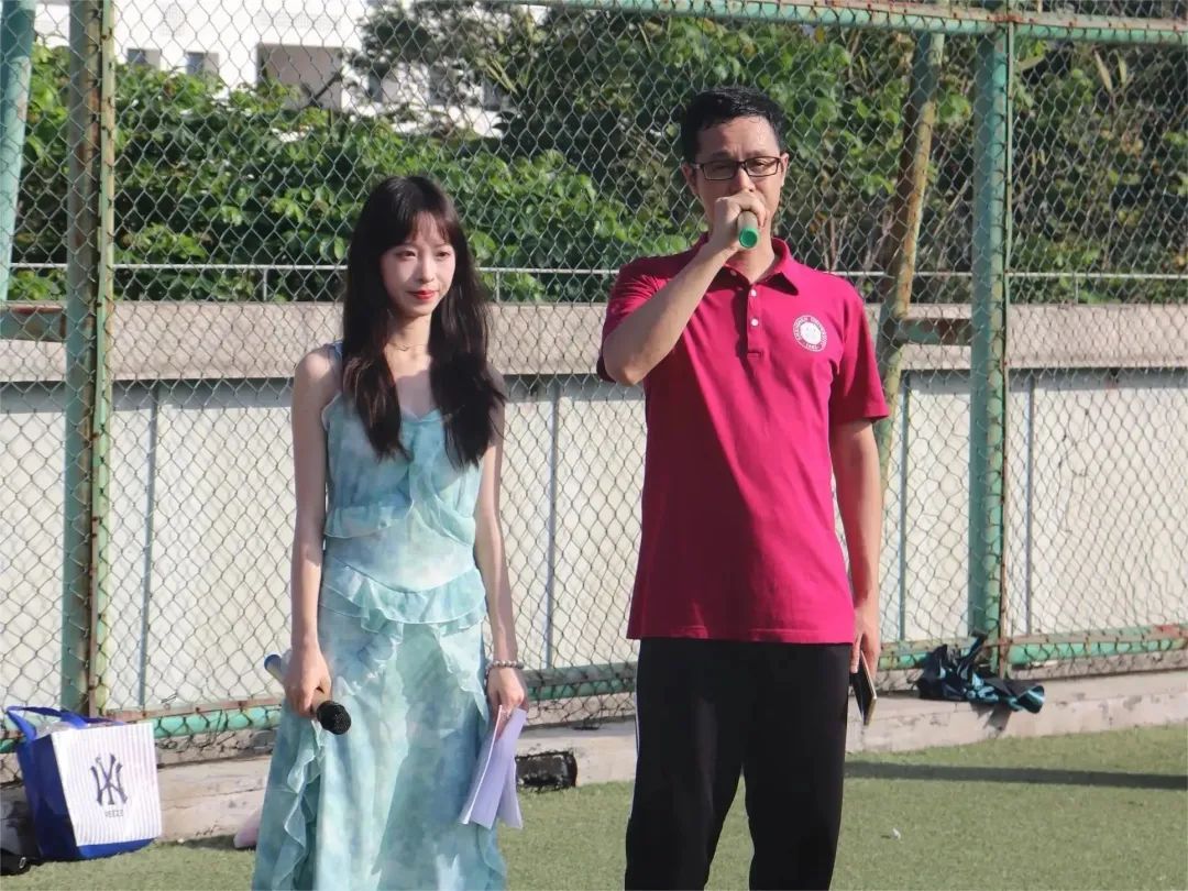 踢足球的学长,踢足球印象深刻的同学