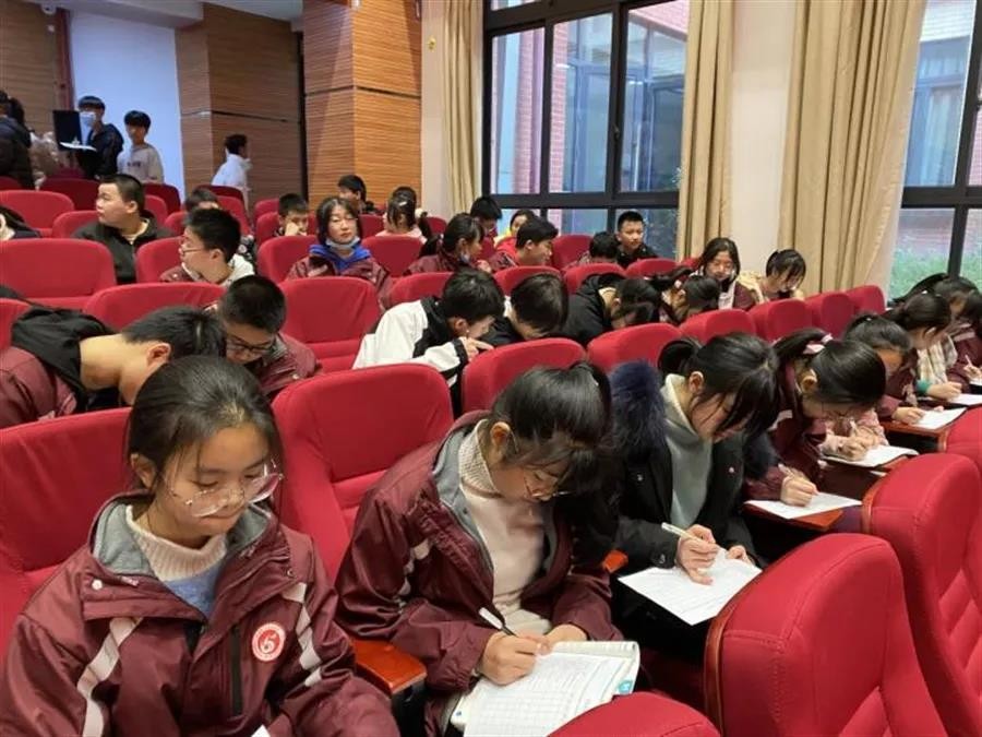 家长委员进校园，助力“双减”促发展——看重庆六十五中家长督教