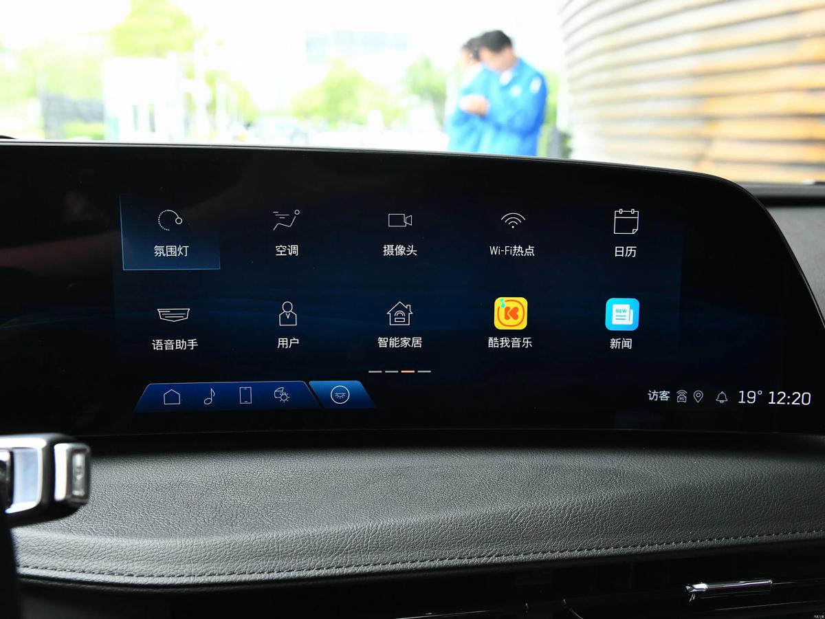 低调又高级的轿车,低调而又豪华的年轻轿车