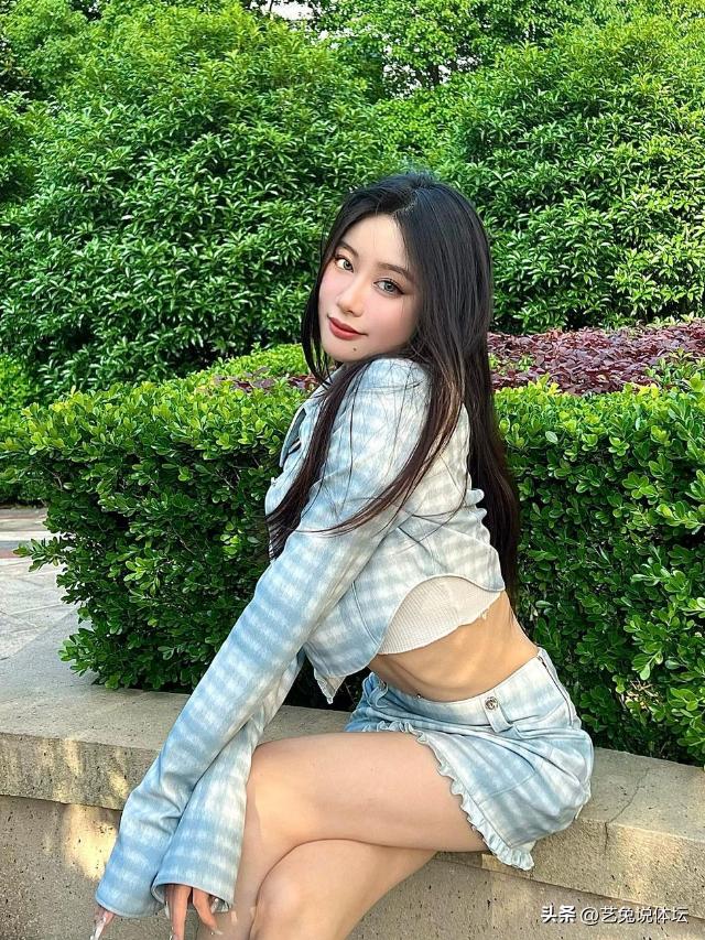 范志毅女儿妻子同框,范志毅女儿和他现任妻子