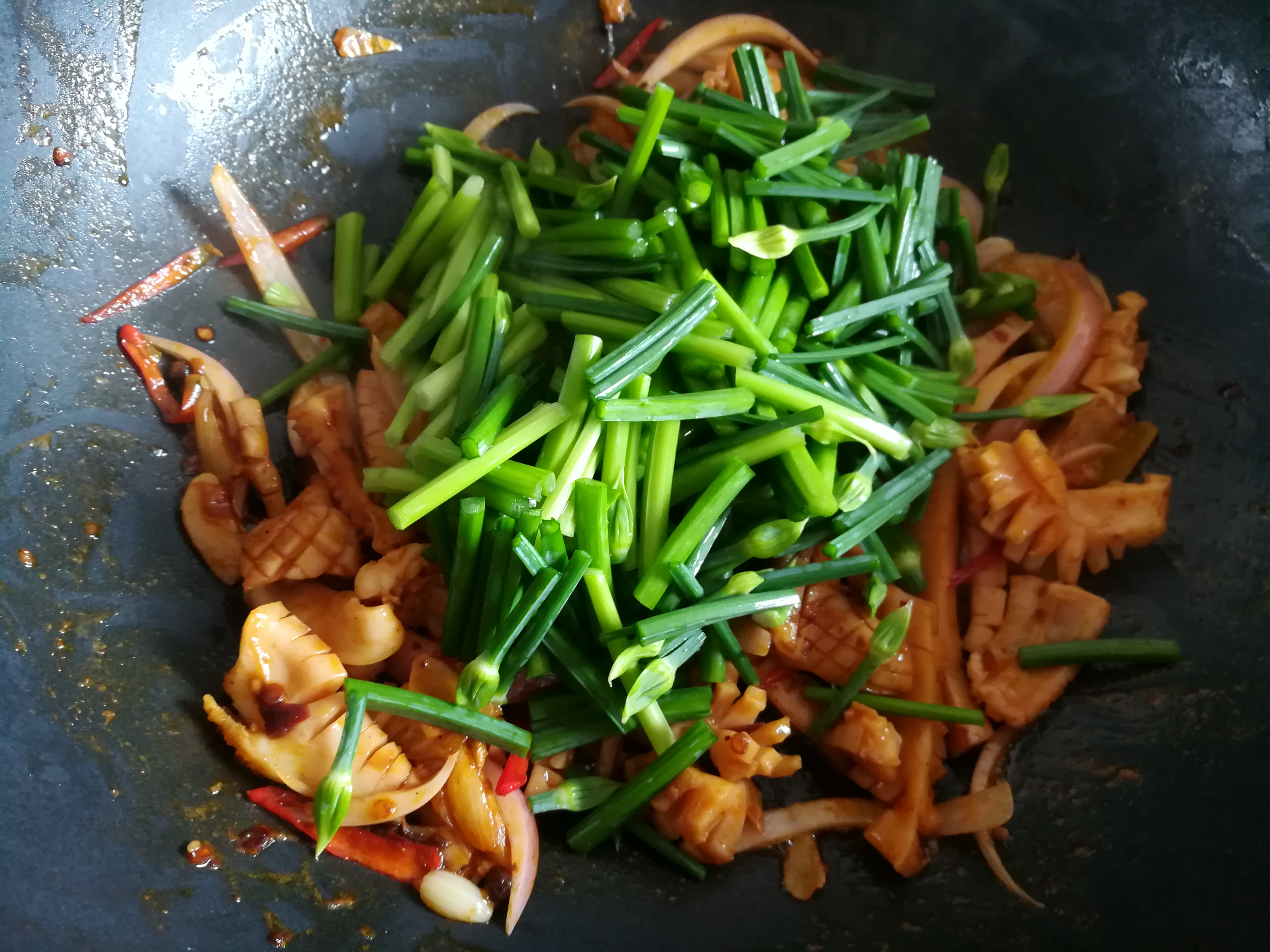 墨鱼是白灼好吃还是红烧好吃,墨鱼炒什么比较好吃