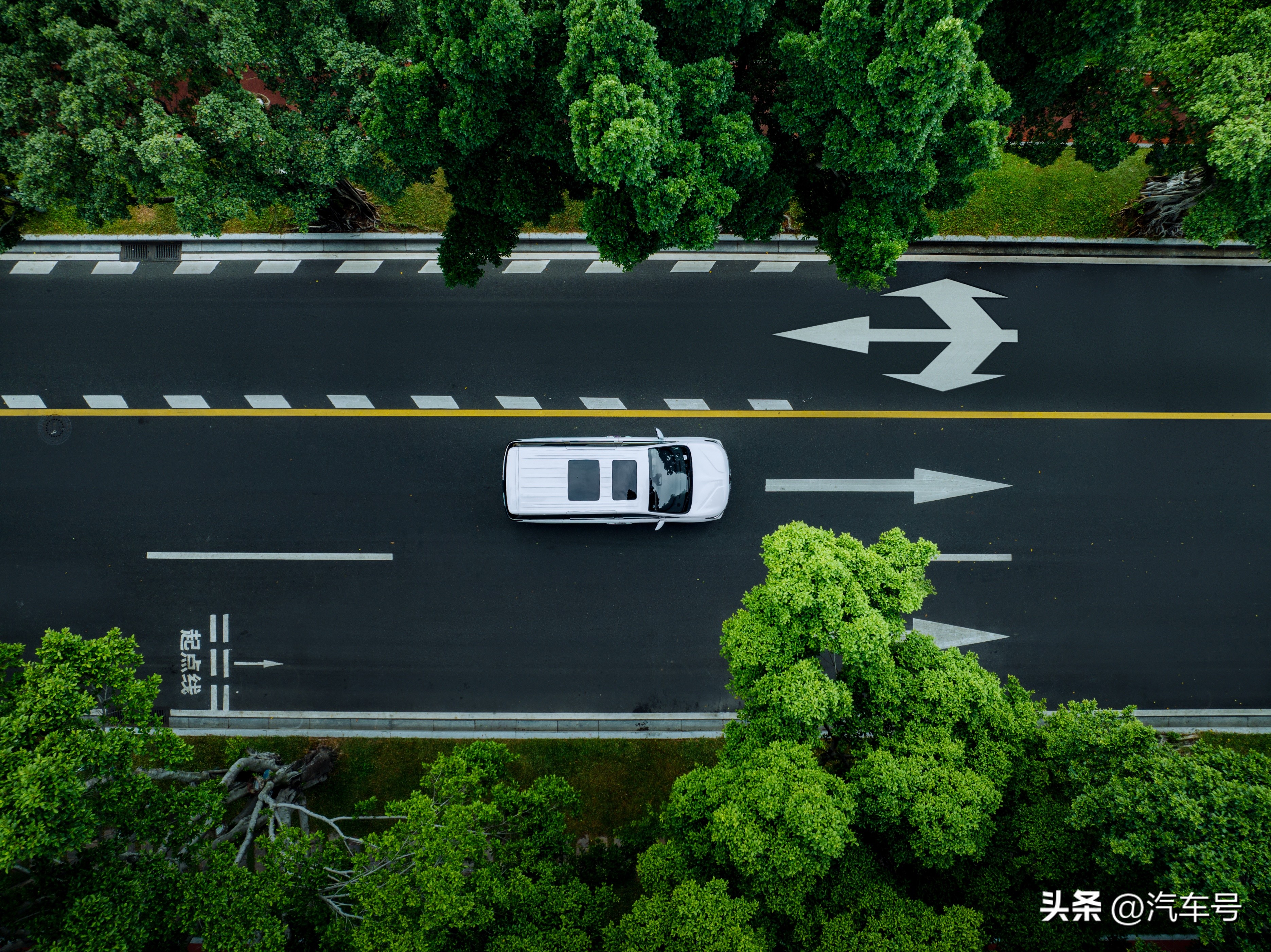 岚图梦想家七座商务内饰,岚图梦想家是保姆车吗