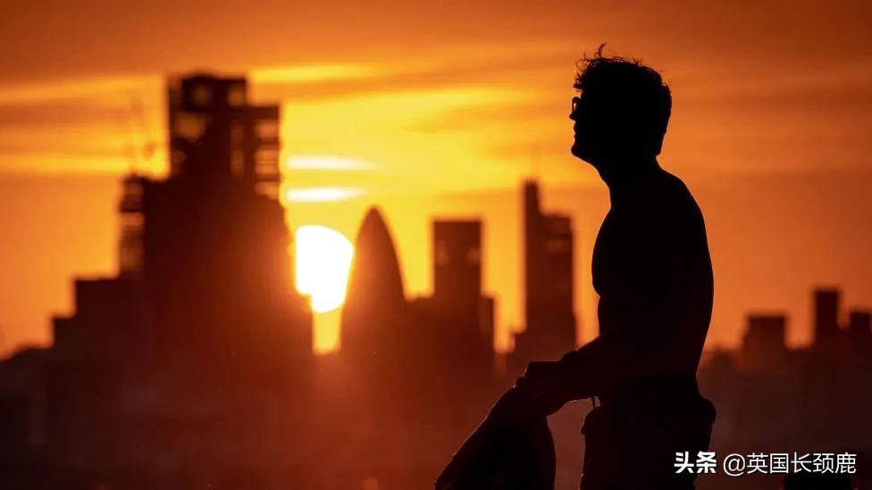 英国气象局发布极端红色高温预警,英国高温度来袭