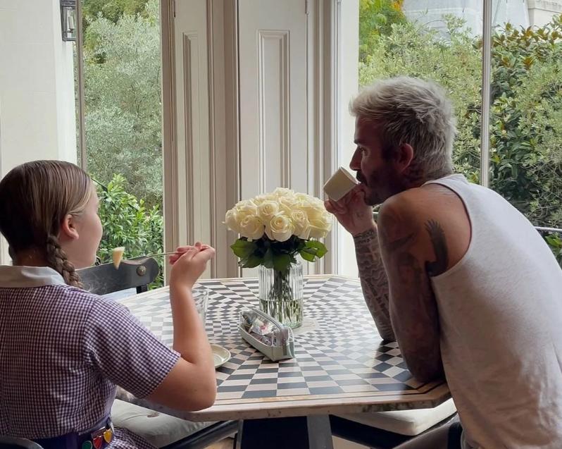 11岁小七近照曝光,贝克汉姆和超萌小七图片