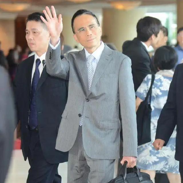 张子强勒索李嘉诚电视剧,张子强勒索李嘉诚怎么带走赎金的