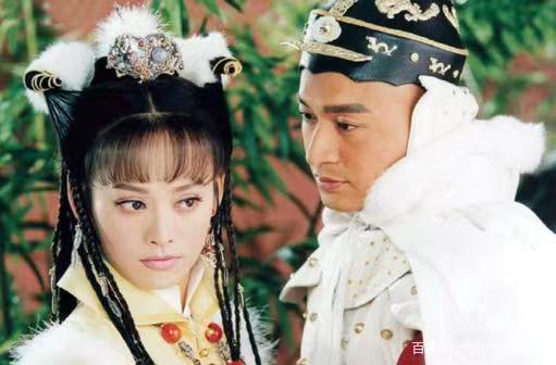 孝庄秘史大玉儿帮皇太极批奏折,孝庄秘史姑姑让大玉儿嫁给皇太极