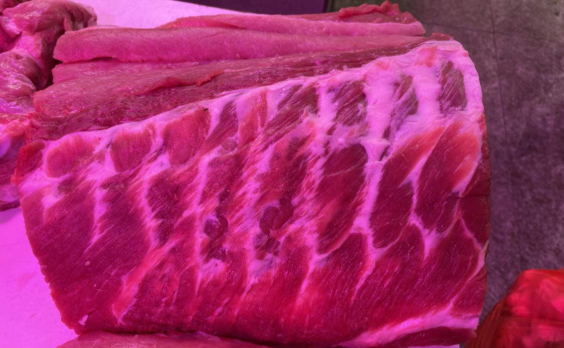 买排骨怎么区分前后排,排骨上有脆骨的是前排还是后排