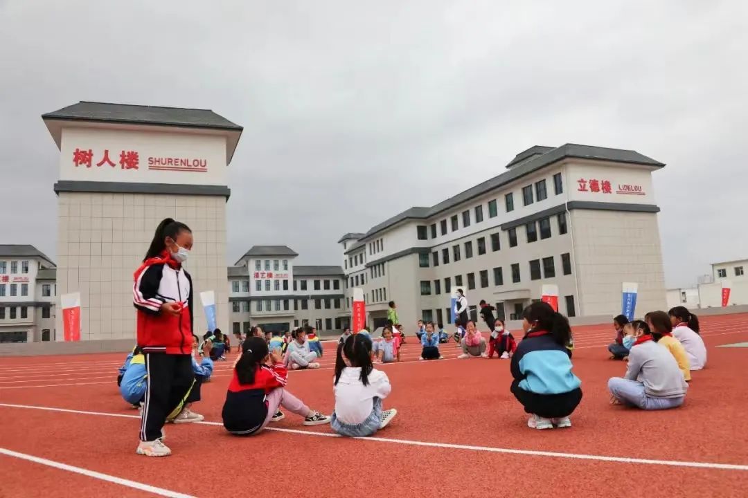 走进新康村看变化：我特别喜欢这个学校