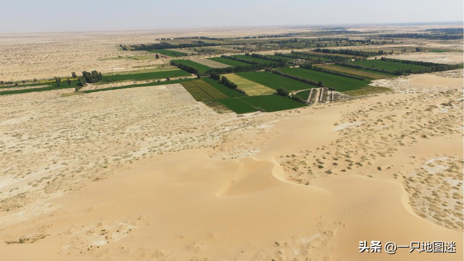 中国唯一一个被沙漠环绕的县城,我国西北方有个小城市