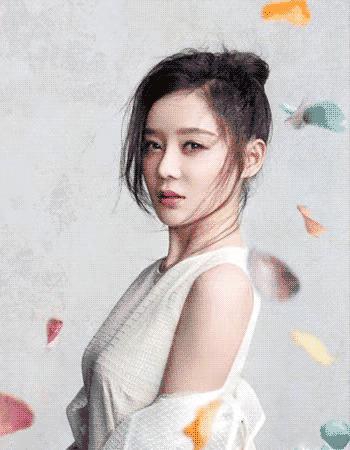 “24岁的女友发育成这样算正常吗？”哈哈哈朋友都说她是我兄弟！