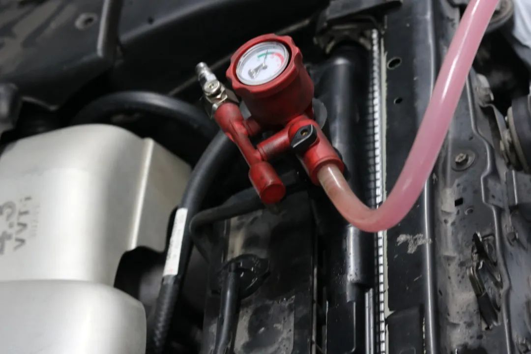 雷克萨斯ls430翻新修复,雷克萨斯ls430老车翻新作业