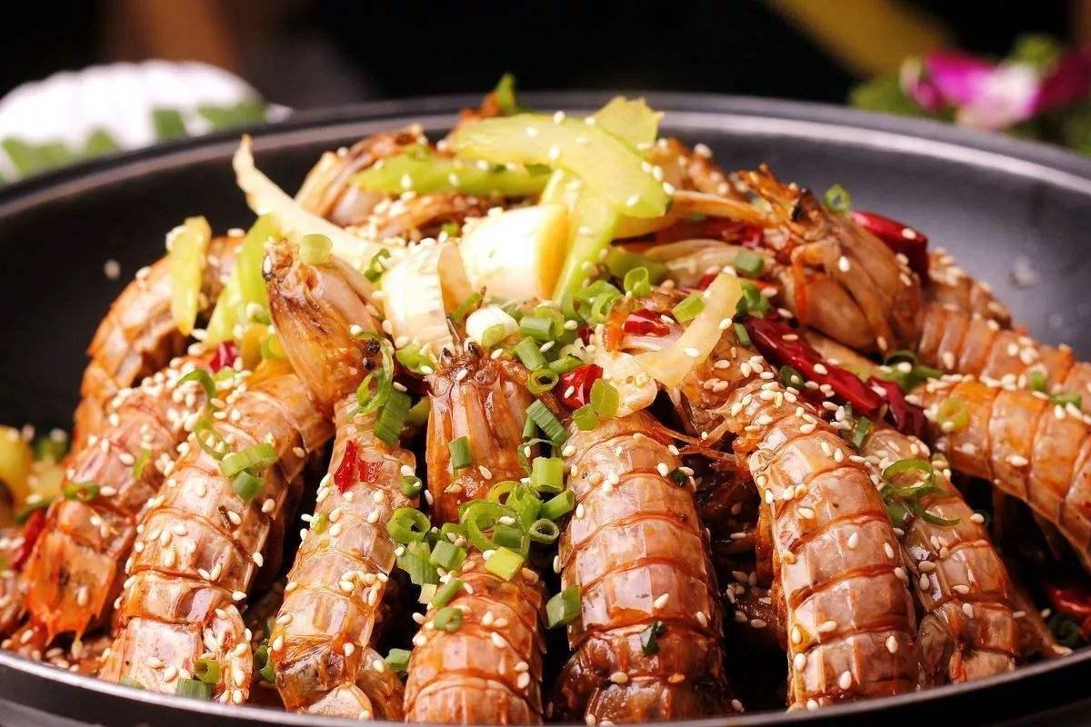 皮皮虾有哪些部分不能吃,皮皮虾有不能吃的东西吗